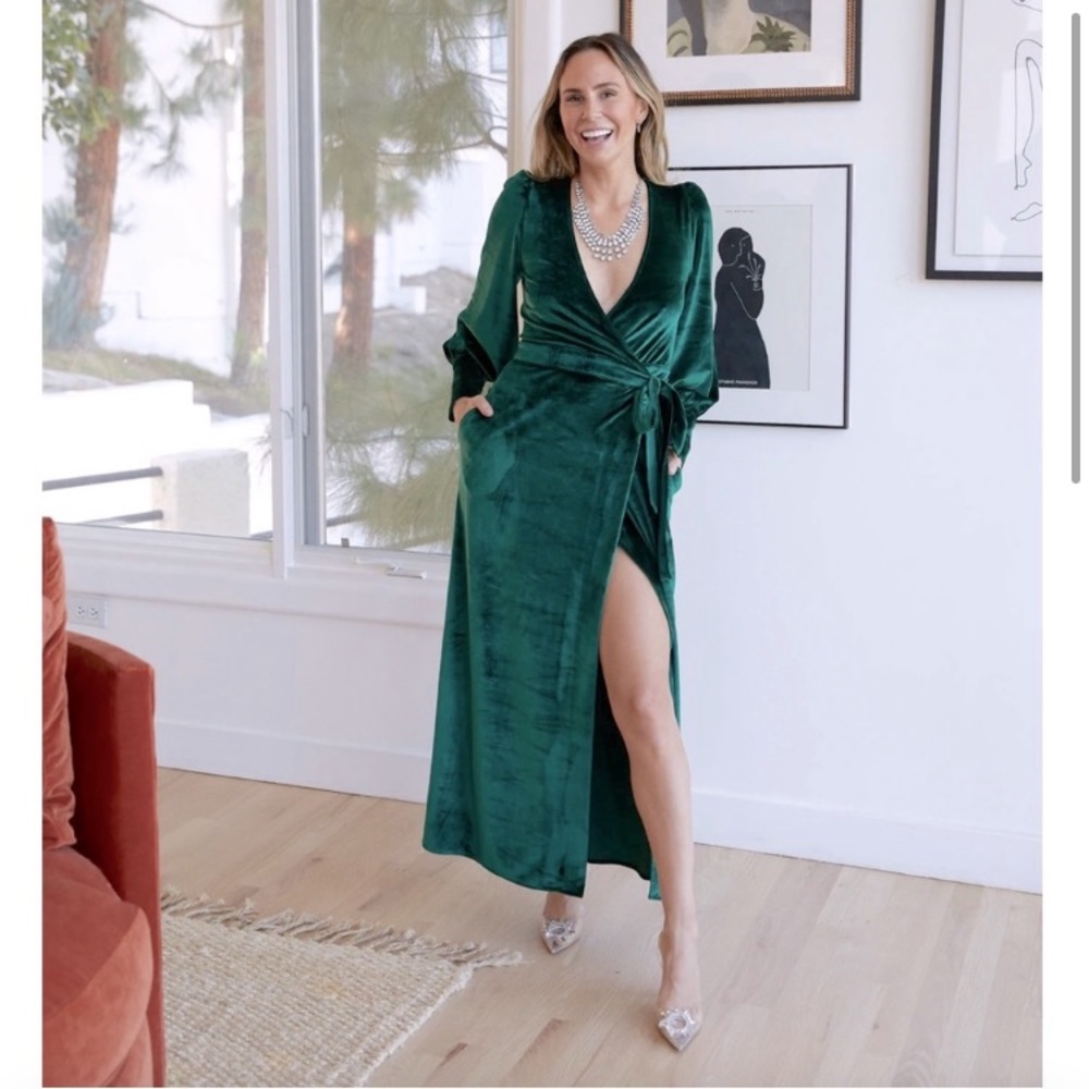 LadyGang velvet like emerald green wrap dress